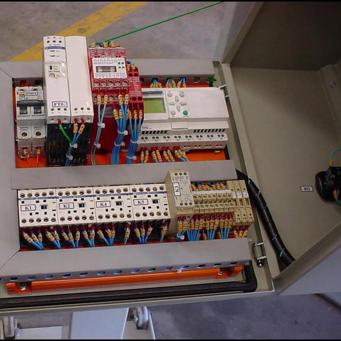 Montagem de Quadros de Força, Quadros de Comandos Elétricos